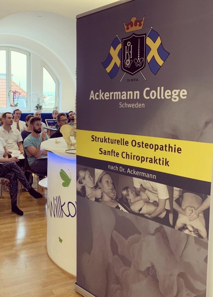 Deltagare under en kurs hos Ackermann College